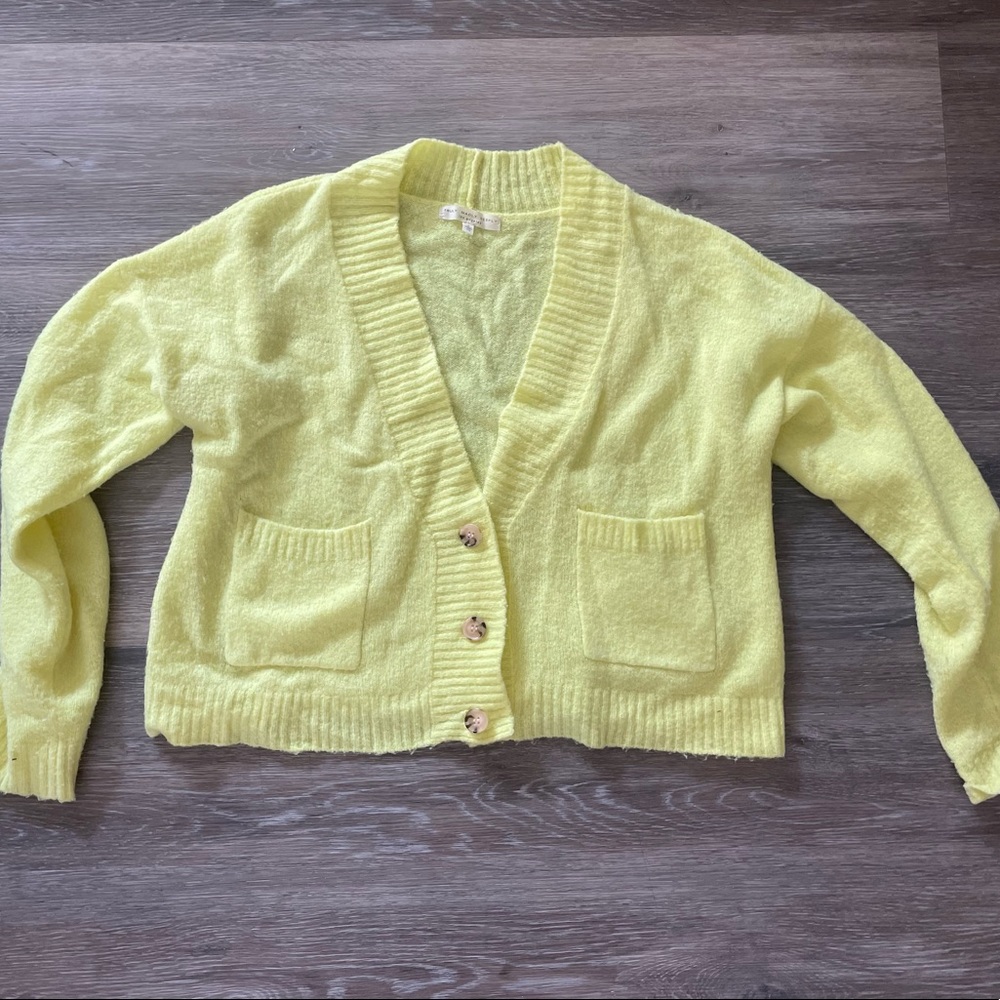 Yellow cropped cardigan